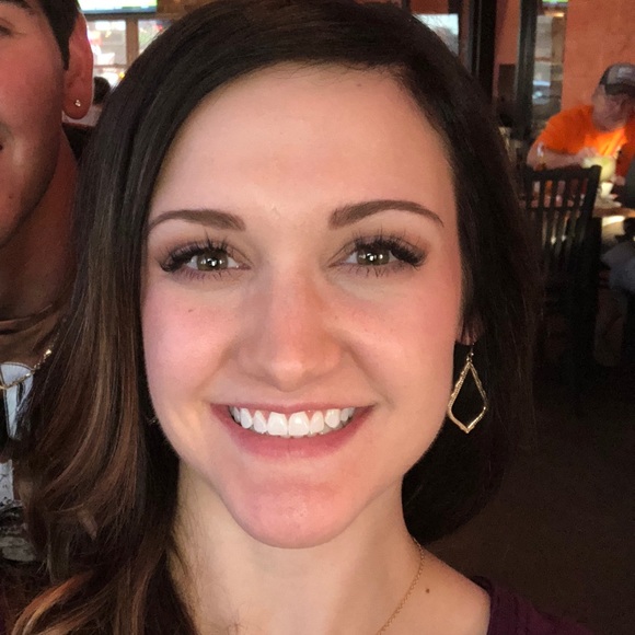 Profile Picture of Meagan Roccaforte (@mmroccaforte) on Poshmark