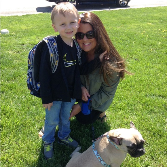 Profile Picture of Amanda Paulson (@amandapaulson) on Poshmark