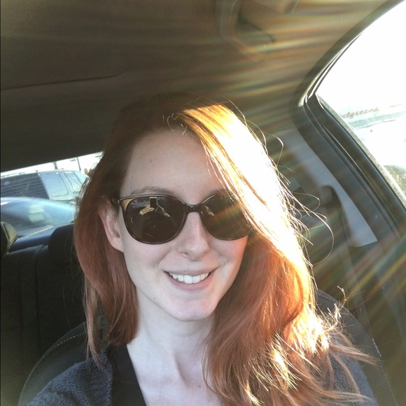 Profile Picture of Sara Obrien (@scolleenob) on Poshmark