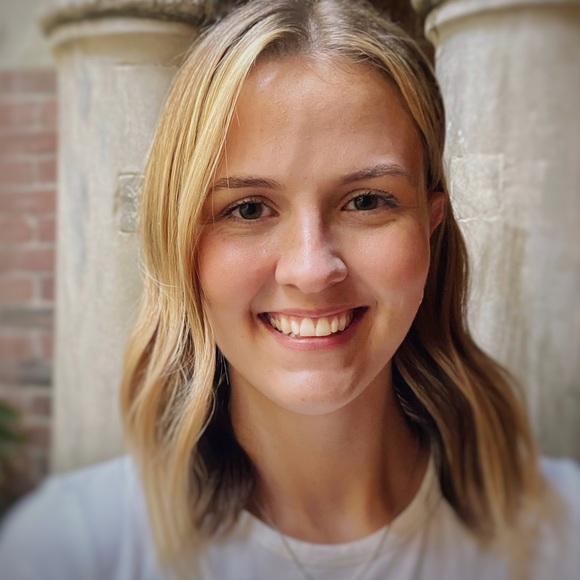 Kate Tamasy - Poshmark Profile Picture of Kate Tamasy (@ktam1997) on Poshmark