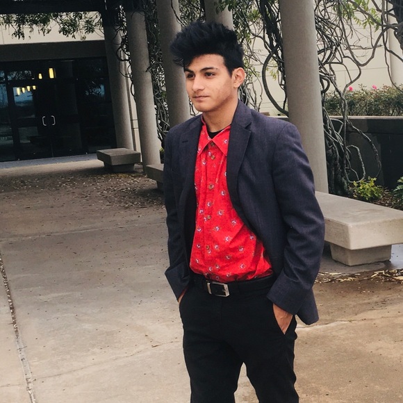 Profile Picture of Gerald Barron (@fw_gerald) on Poshmark