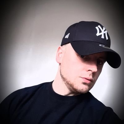 Profile Picture of Stephen McCool (@tidytrak) on Twitter