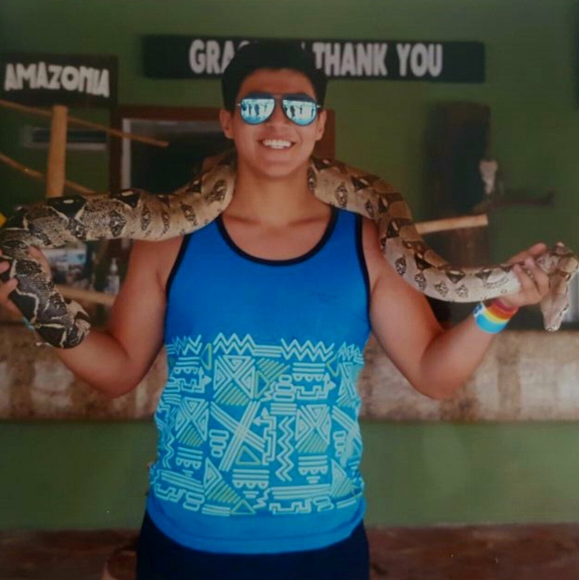 Profile Picture of Robert Justiniano vaca (@robertjustinian) on Poshmark