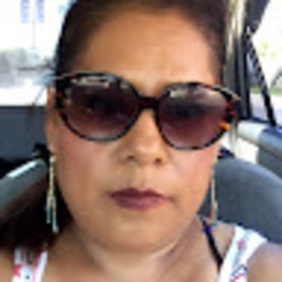 Profile Picture of Susana Rodriguez (@supermomsuzie) on Poshmark