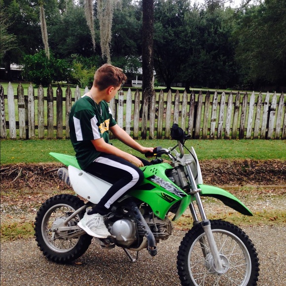 Profile Picture of Daimen Dupuy (@daimen18) on Poshmark