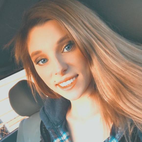 Profile Picture of Savanna Zotter (@tszheat10) on Poshmark