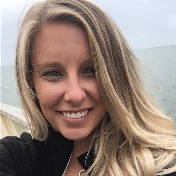 Profile Picture of Casey Wilson (@clwilson143) on Poshmark