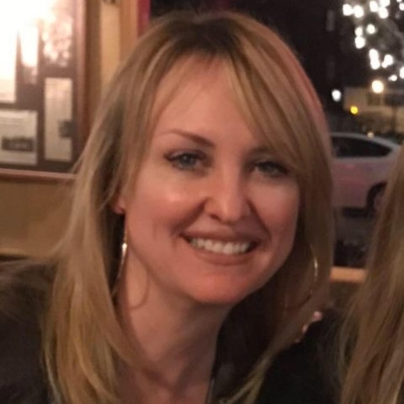 Profile Picture of Kristen Swenson (@kristensswenson) on Poshmark