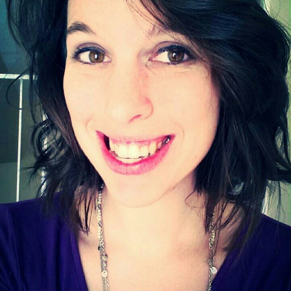 Profile Picture of Jessica Mayo (@desertroses0704) on Poshmark