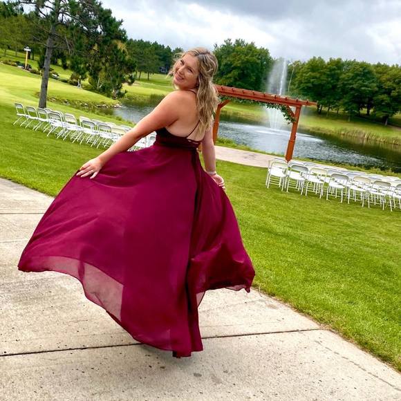 Profile Picture of Kelli Fandrich (@kelfandrich) on Poshmark