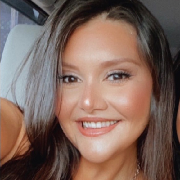 Profile Picture of Ruby Gamboa (@rubyzel90) on Poshmark