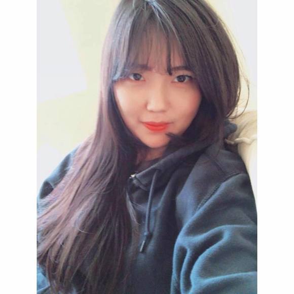 Profile Picture of Mi ry Lee (@leem2r2) on Poshmark