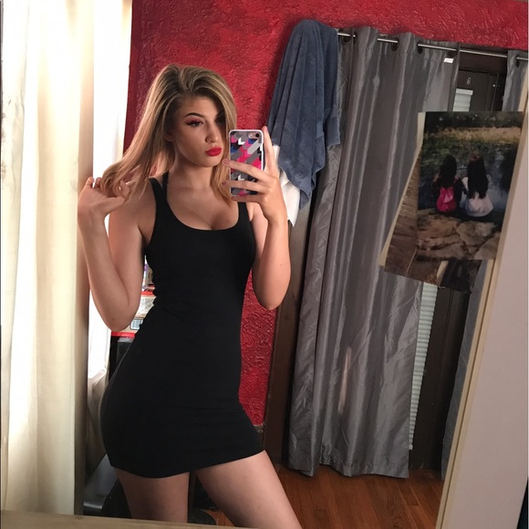 Profile Picture of Alexis Brundage (@lexibabyyy97) on Poshmark