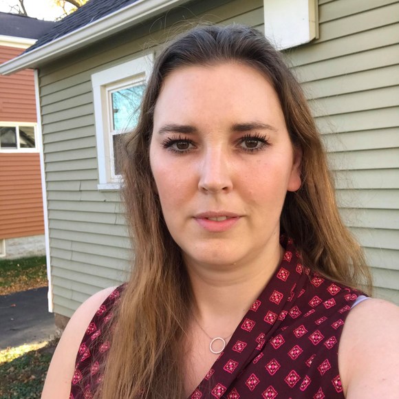 Profile Picture of Julie Branner (@juliebranner) on Poshmark