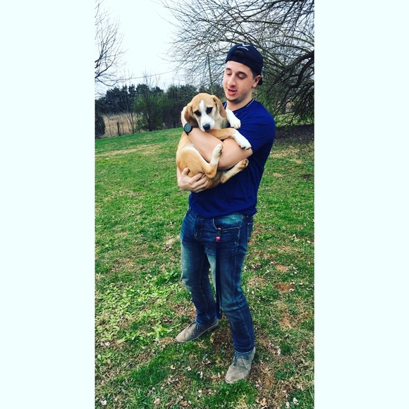 Profile Picture of Josh Asmus (@josh_asmus) on Poshmark