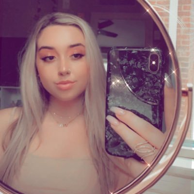 Profile Picture of Keri Lyn (@KeriHollenbaugh) on Twitter