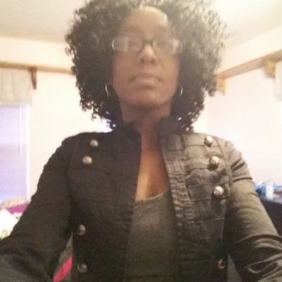 Profile Picture of Sherrell Davis (@Thatt1chic) on Twitter