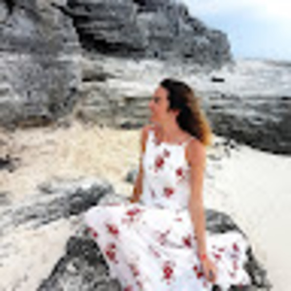 Profile Picture of Riley Antler (@rileyantler) on Poshmark