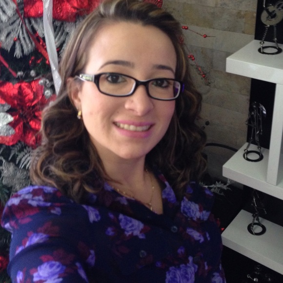 Profile Picture of Astrid Achilling (@astrid0215) on Poshmark