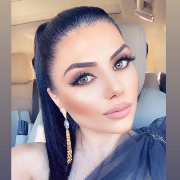 Profile Picture of Liana Mazmanyan (@lianamaz) on Poshmark