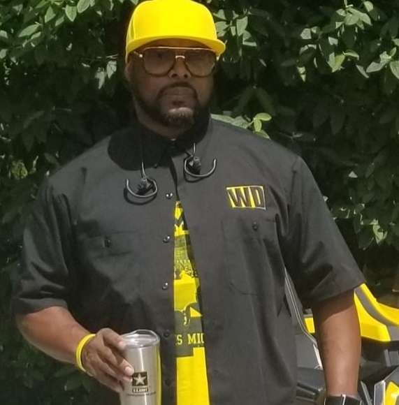 Dwayne Woods - Poshmark Profile Picture of Dwayne Woods (@dwaynewoods) on Poshmark