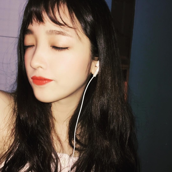 Profile Picture of Yujia Zheng (@761163481) on Poshmark