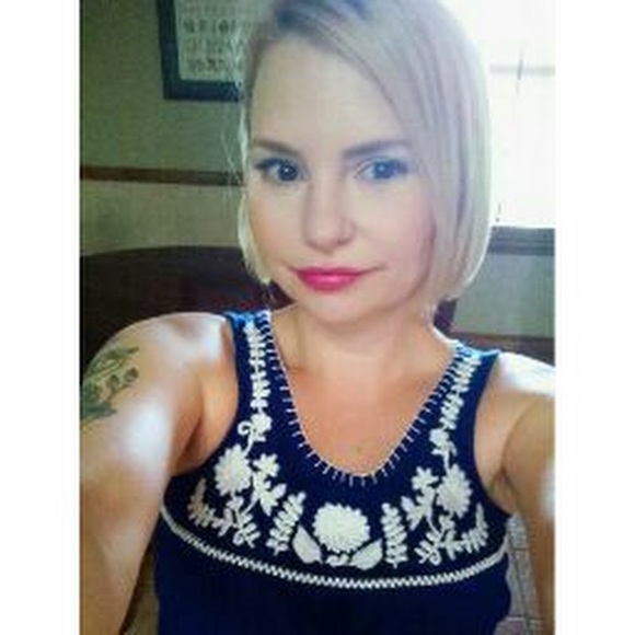 Profile Picture of Ida Edwards (@ida_edwards) on Poshmark