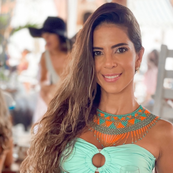 Profile Picture of Christiane Costa (@chrisfcosta) on Poshmark