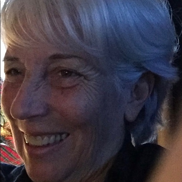 Profile Picture of Pamela Morrison (@pamelamorris938) on Poshmark