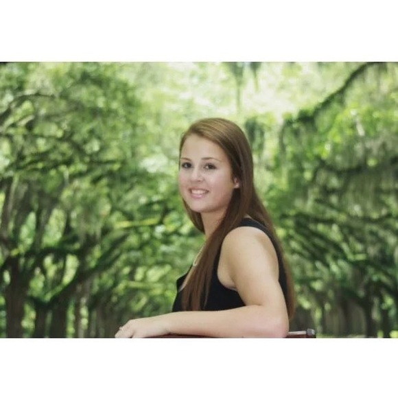 Profile Picture of Erin Goudeau (@eringoudeau) on Poshmark