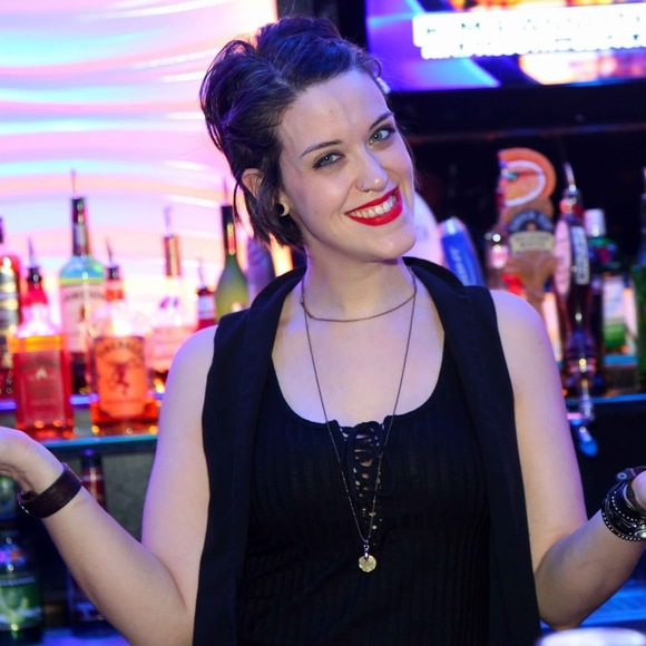 Profile Picture of Jacqueline Owens (@jlowens07) on Poshmark