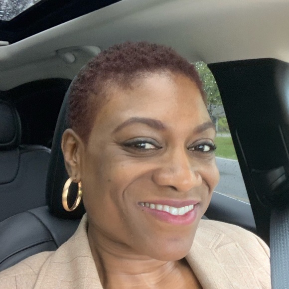 Profile Picture of Mona Bundy (@monatisa73) on Poshmark