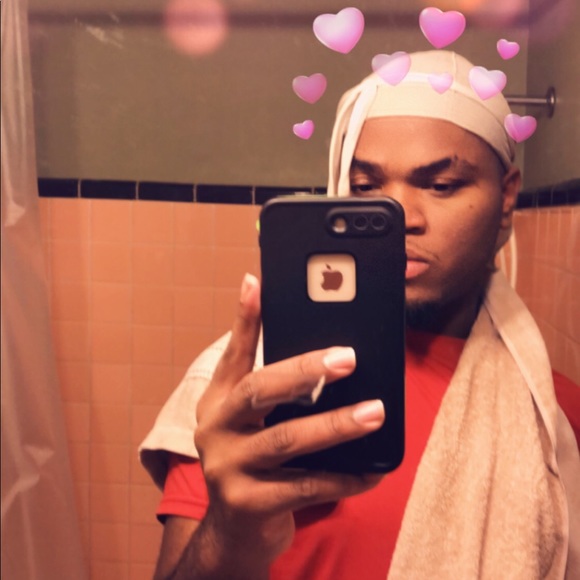 Profile Picture of Aaron Hardwick (@cavaliers19) on Poshmark