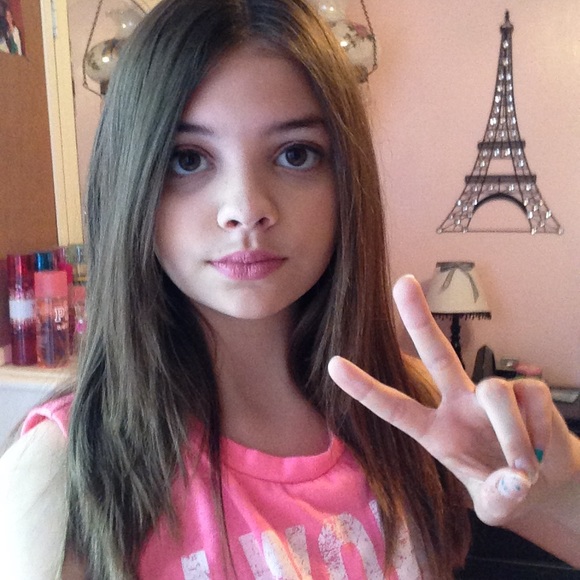 Profile Picture of Torie Oravetz (@cute_torie) on Poshmark