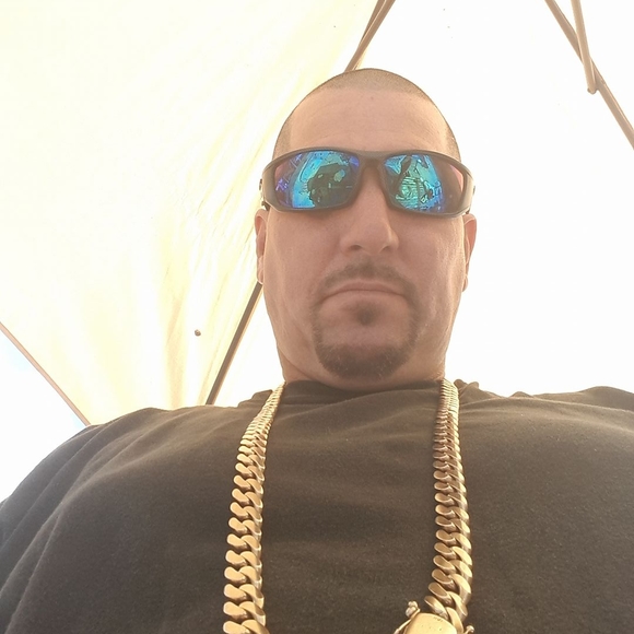 Profile Picture of Eddie Thiboult (@eddiethiboult) on Poshmark