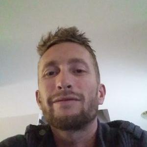 Profile Picture of Mike Tuell (@mike2l1003) on Twitter