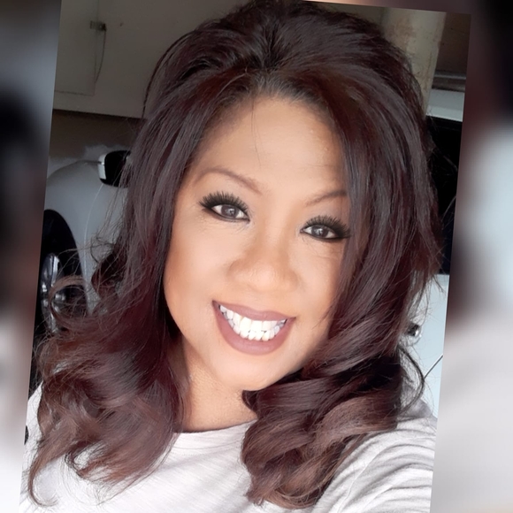 Profile Picture of Carmela Vacharabul (@zgirl562) on Poshmark