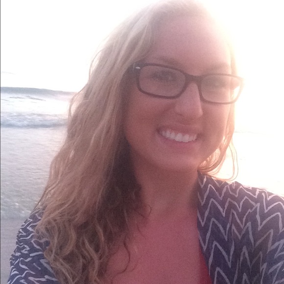 Profile Picture of Haley Clark (@haleymaraclark) on Poshmark