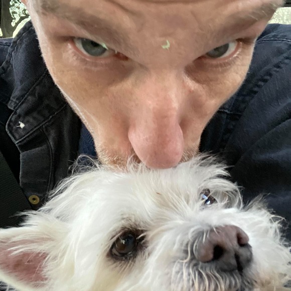 Profile Picture of Andrew Goff (@bluethrteen) on Poshmark