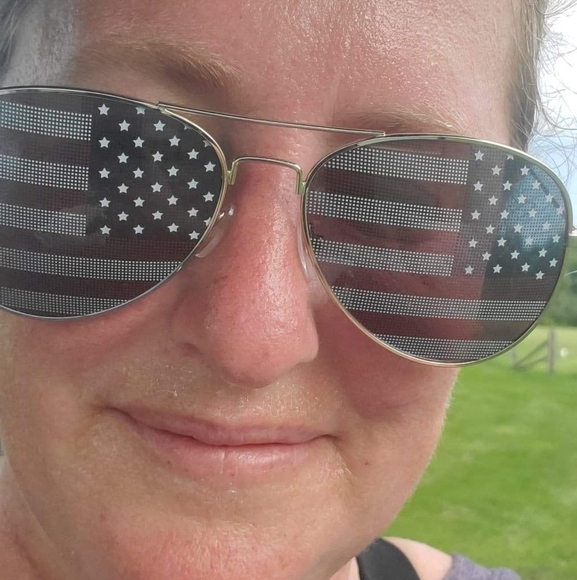 Profile Picture of Andrea Killmer (@andorkab) on Poshmark