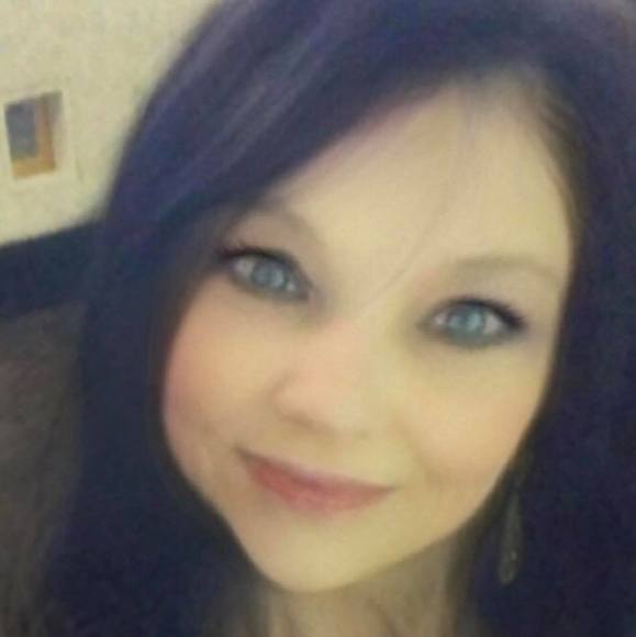 Profile Picture of Carol Claus (@carolclaus) on Poshmark