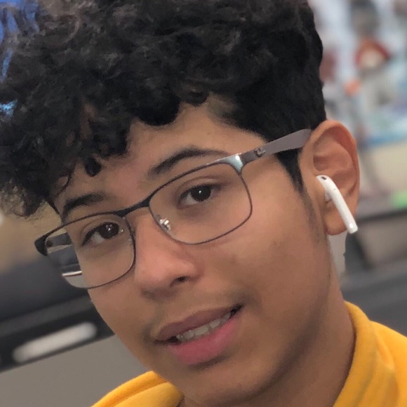 Profile Picture of Robert Liberato (@robbie_09231) on Poshmark