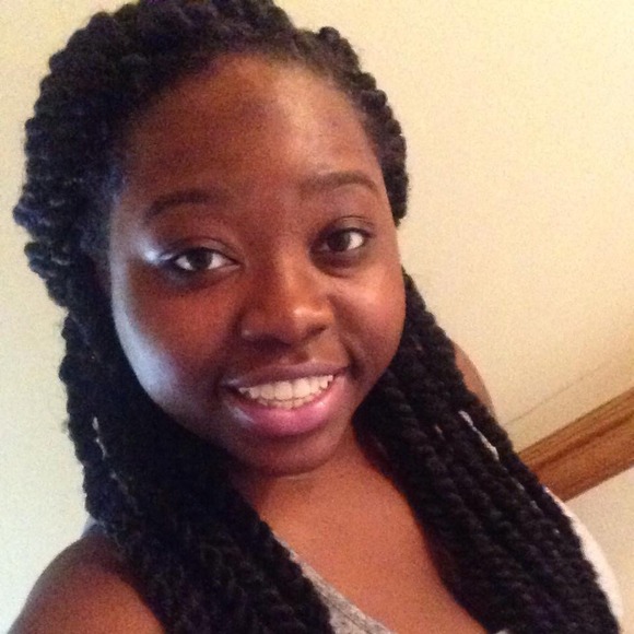 Profile Picture of Zahera Leacock (@beingzahera_) on Poshmark