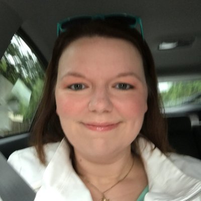 Profile Picture of Elizabeth McAndrew-Benavides (@nuclearliz) on Twitter