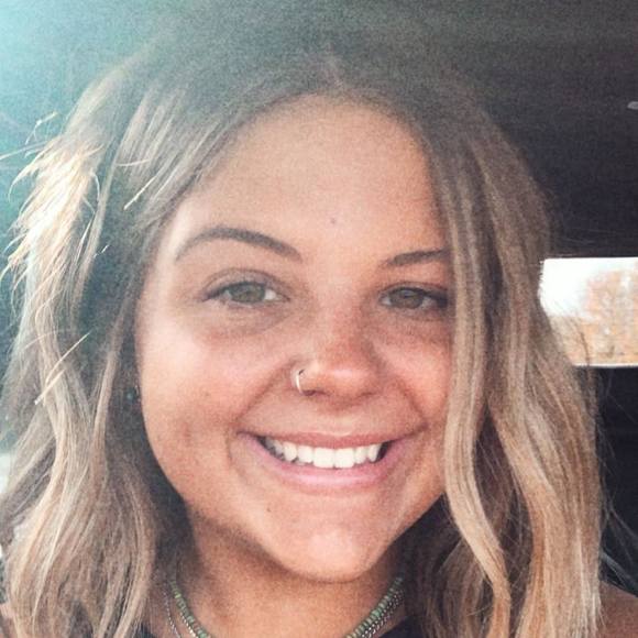 Profile Picture of Grace Becknal (@gracebecknal) on Poshmark