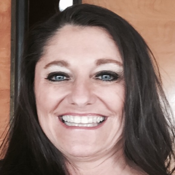 Profile Picture of Debra ann Buttacavoli (@dbuttacavoli) on Poshmark