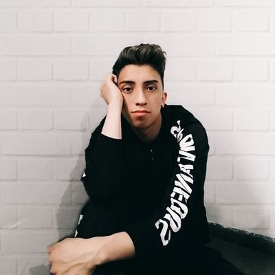 Profile Picture of Carlos Andres (@andresswag_) on Twitter