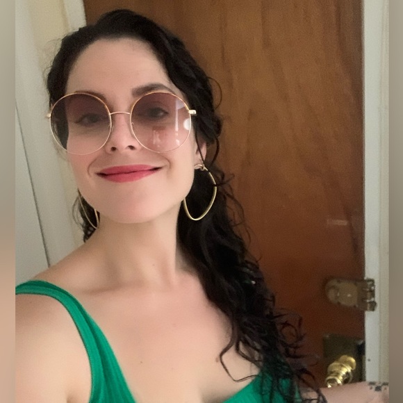 Profile Picture of Jessica Danyi (@jdanyi) on Poshmark