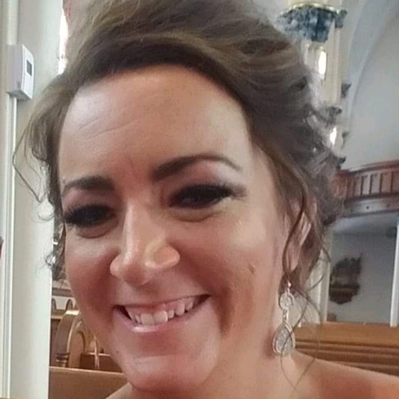 Profile Picture of Cassie Iseminger (@cassieiseminger) on Poshmark