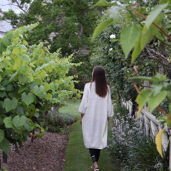 Profile Picture of Catherine Petrakis (@catherinepetrak) on Poshmark